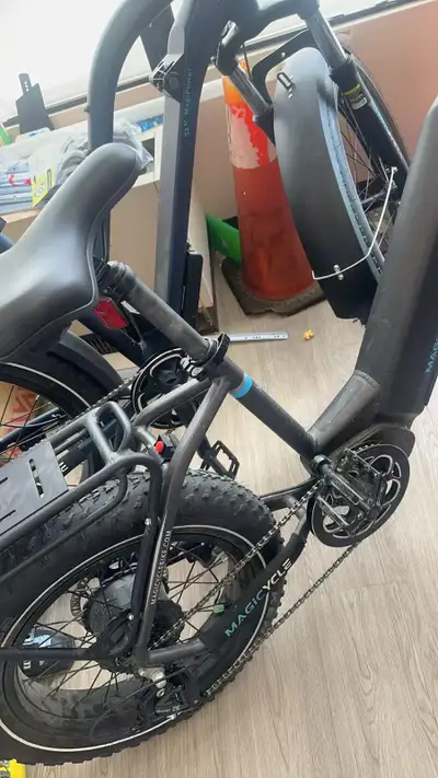 Almost not used display floor   e-bike, View more