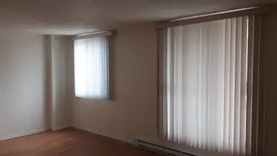 4 ½ rénover et chauffé à louer pour personne de 55 ans et plus