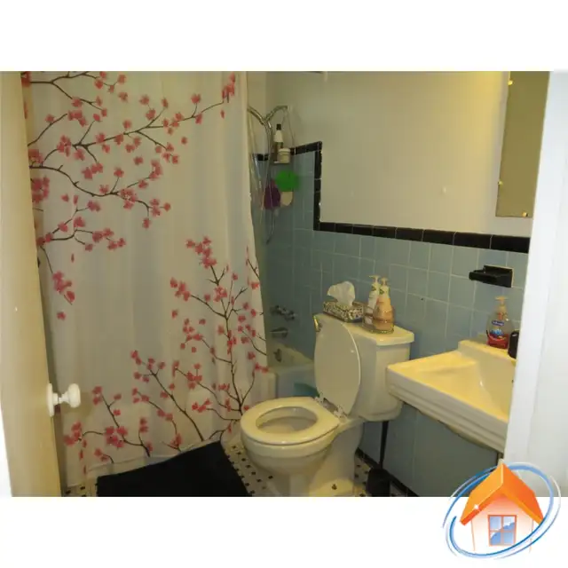 Wanted: 2 Roommates to Share