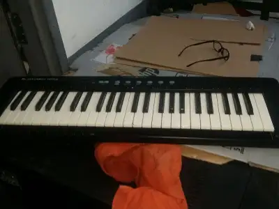 Creative Blasterkey MP3 MIDI Keyboard includes power adapter, View more
