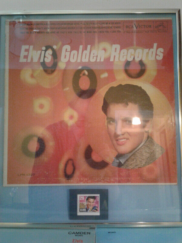 ELVIS RECORDS -GOLDEN HITS FRAMED WITH ELVIS STAMP, 2 LPs 2 45's in Arts & Collectibles in Kitchener / Waterloo - Image 2