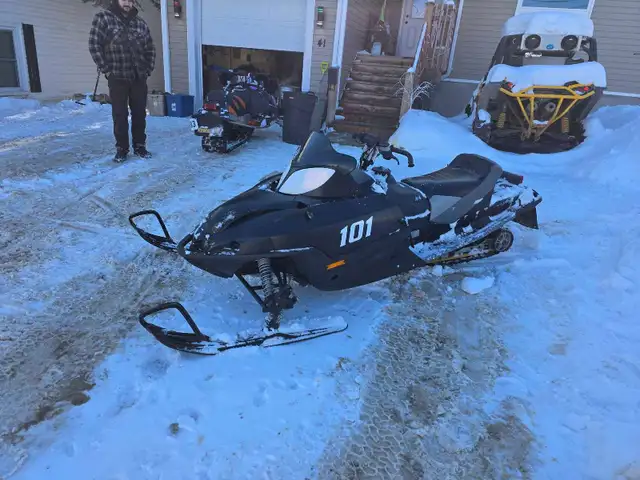 firecat/sabercat  in Snowmobiles in Ottawa - Image 8