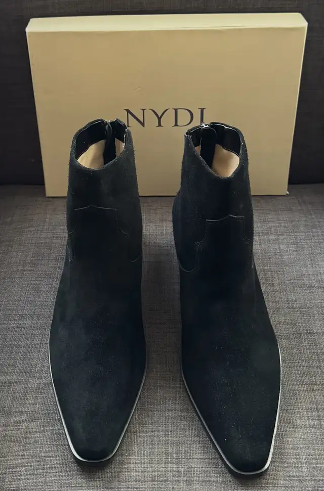 New Leather Suede Boots in Women's - Shoes in Markham / York Region - Image 4