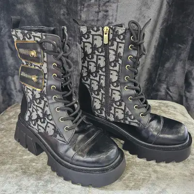 Woman’s boots. Non authentic., View more