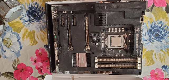 ASUS Sabertooth Z77 motherboard with CPU, RAM, IO shield in System Components in Ottawa