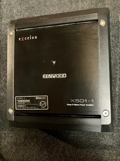 1000w compact Excelon series amp (7”x8”). Works great. I had pulled it out of my old vehicle and no...