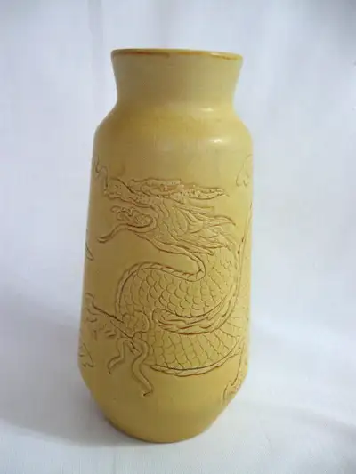 VASE en POTTERIE MID CENTURY VINTAGE. DECORATION DRAGON, View more