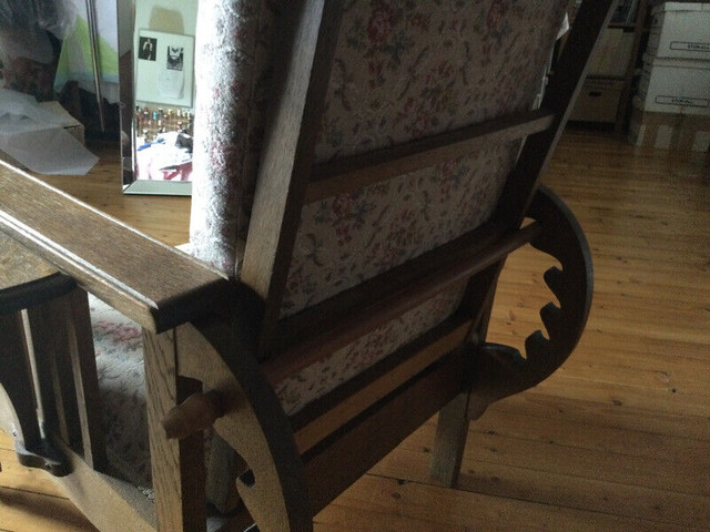 Vintage Morris Chair in Chairs & Recliners in Moncton - Image 2