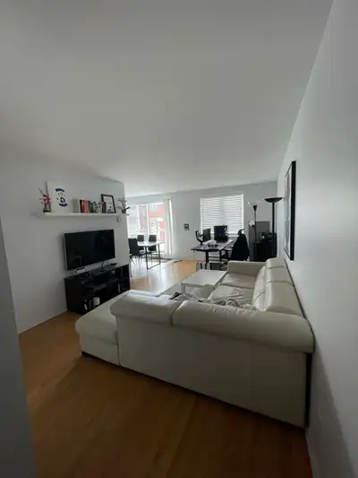 Je mets en location un charmant appartement 4 1/2, parfait pour une petite famille ou des colocatair...