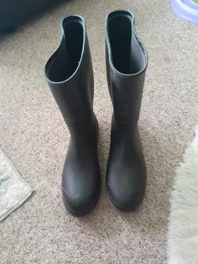 RUBBER BOOTS SIZE 13, View more