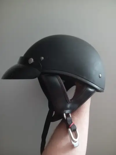 In good condition. It's slightly to big for me and I normally take a medium. Large? Visor is removea...