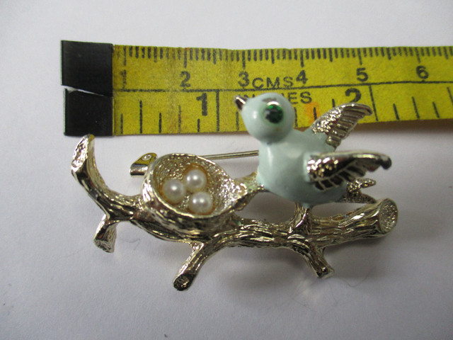 VTG Bird Brooch Bird in Nest Retro Collectible Pin Costume Jewel in Other in Ottawa - Image 3