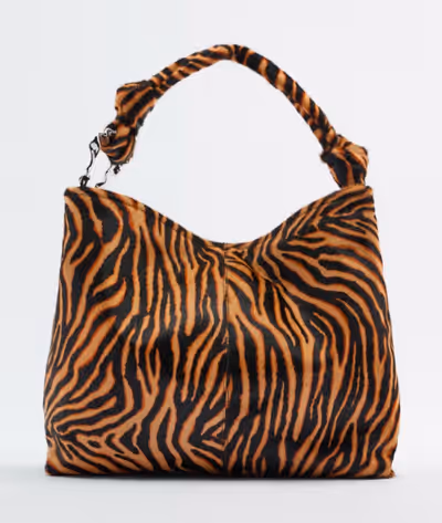 Zara sac à mains en cuir Dimensions 35cm X 30cm X 8cm Sac totalement neuf, avec les etiquettes Mater...
