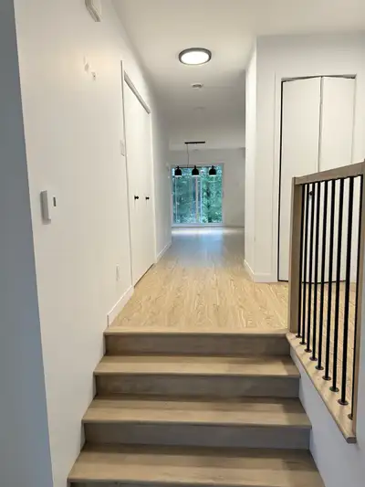 3 bedroom amd indoor garage