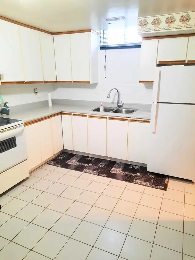 Basement for rent Keele/Major MacKenzie Maple in Short Term Rentals in Markham / York Region - Image 2