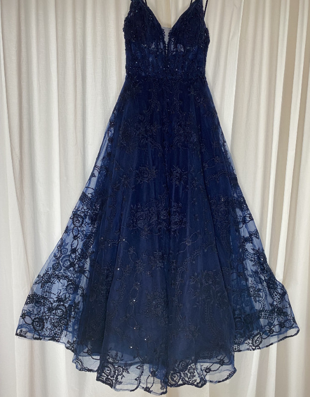 Midnight Blue Grad Dress in Women's - Dresses & Skirts in Burnaby/New Westminster