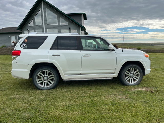 Toyota 4 Runner 2010 4 wheel drive. in Cars & Trucks in Calgary