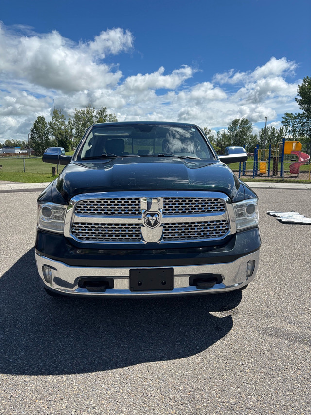 2015 Ram Laramie EcoDiesel 4x4 183k km $21,000 in Cars & Trucks in Calgary - Image 3