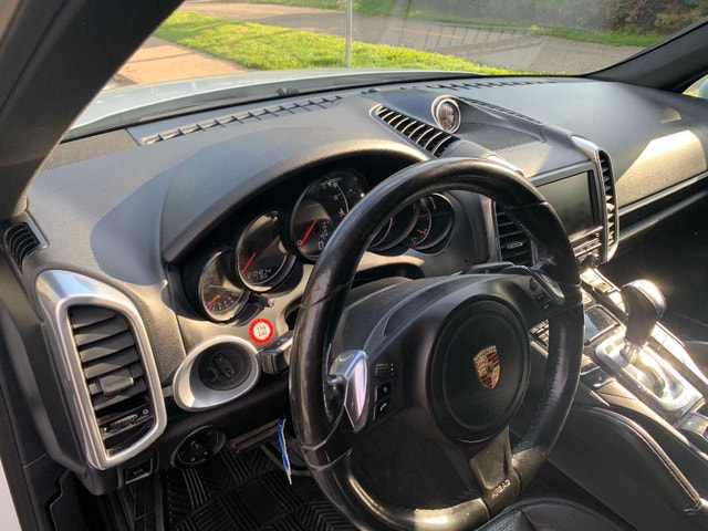 2013 Porsche Cayenne — photo 2