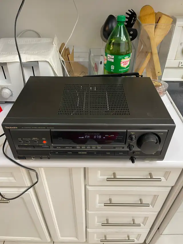 Antique Technics Stereo Receiver SA-EX410 in Stereo Systems & Home Theatre in City of Toronto - Image 2