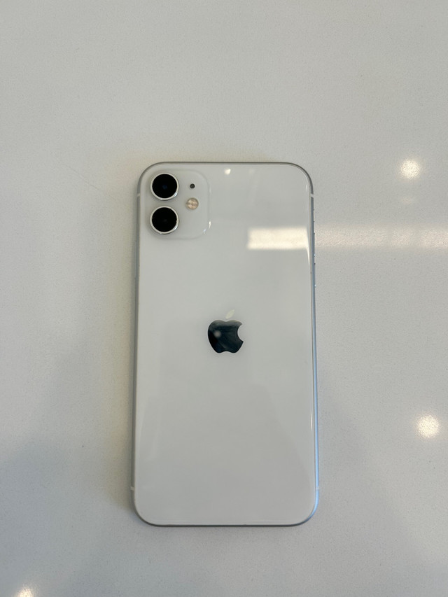 iphone 11. 64 GB in Cell Phones in Ottawa - Image 2