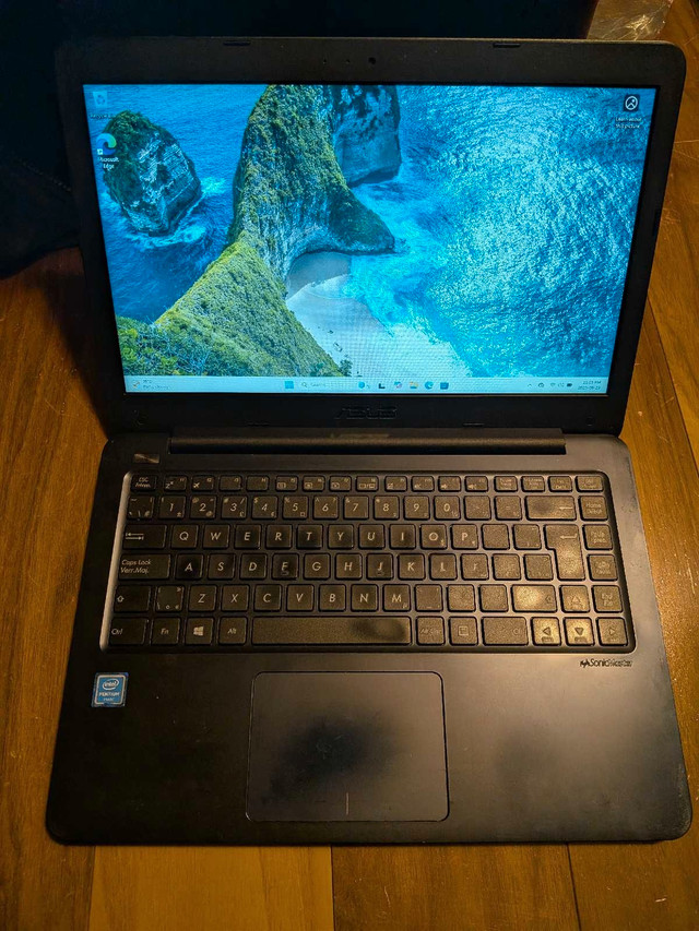 1TB ASUS E402N Windows 11 Laptop in Laptops in Calgary