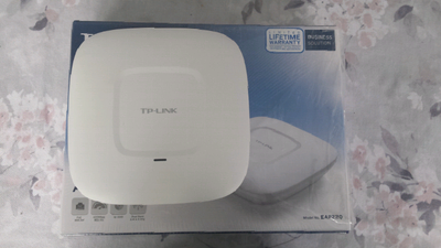 Point d'acces Wifi  / Wifi Access Point TP-LINK EAP220, View more