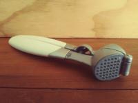 ECKO Vintage GARLIC PRESS: White and Silver / Strong Build