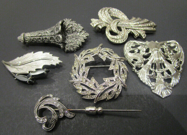 SIX SILVERY TONE VINTAGE BROOCHES in Arts & Collectibles in Hamilton - Image 2