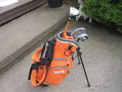 Junior Left Hand 4-pc Golf Clubs Set (PowerBilt TPX) & Golf Bag, View more