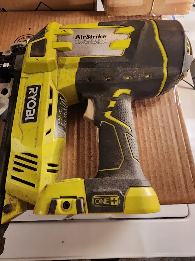 RYOBI 18V ONE+ AirStrike 16-Gauge Cordless Straight Nailer in Power Tools in Windsor Region - Image 5