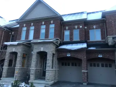 TOWNHOUSE FOR RENT IN MAPLE