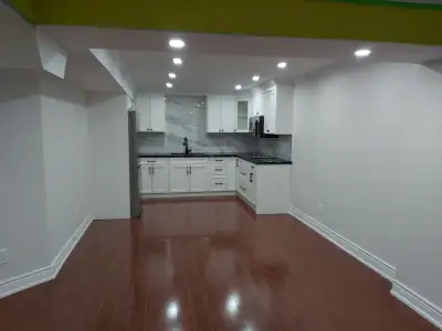 -2 bedroom and 1 bath self contained basement apt with separate side entrance - approx 1000+ sq ft -...