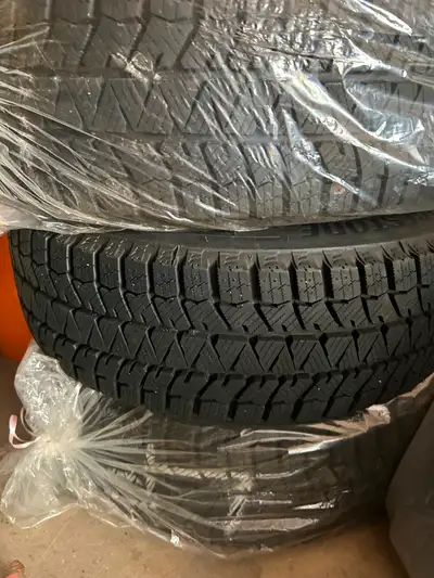 Two sets like new tires, used 2 months only see photos. Winter sets 205/65 R16 and 195/65R15 like ne...