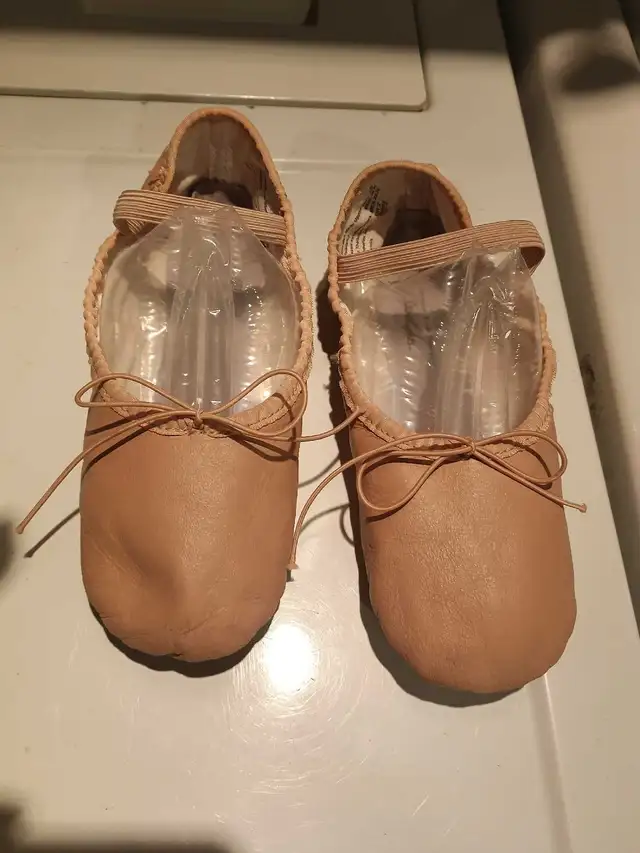 Used ballet shoes 2.5