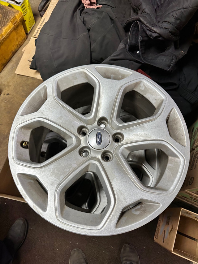 Ford escape 18” ford rims with sensors Tires & Rims Mississauga