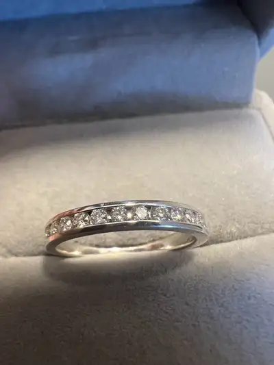 10 k white gold Natural diamonds Size 5.5/6 North east