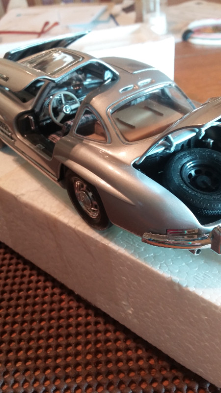 Franklin Mint Mercedes Gull-Wing $70 in Arts & Collectibles in London - Image 4
