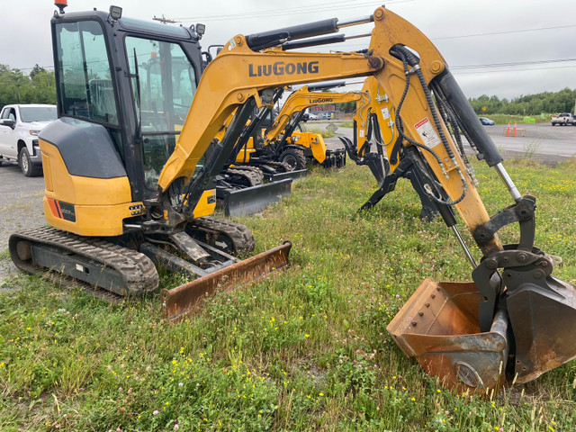 9027zts 2-3/4 ton Liugong Mini excavator in Heavy Equipment in New Glasgow - Image 2