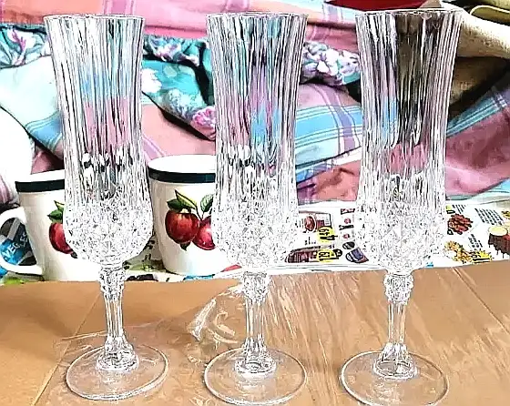 3 pcs GOBLETS GLASS, RIBBED DIAMOND PATTERN