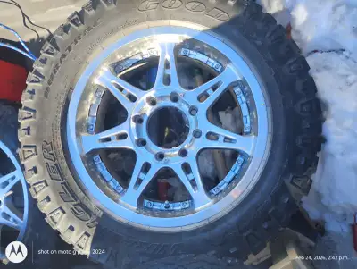 Awesome set of 4 Goodyear Wrangler Duratrac tires. Size 305/55R20 Tires can fit Ford F-150 Chevrolet...