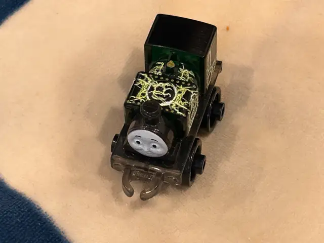 Thomas and Friends Minis - 34 plays case62854391297793122