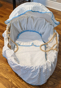 Portable Infant Baby Basket Carrier/Change Station