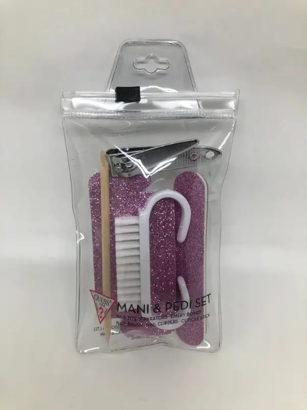 GUESS mini mani and pedi set - brand new62863271824897121