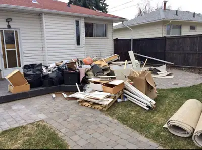 JUNK REMOVAL AT REASONABLE COST CONTACT NOW!! SEND ME PICTURES AND GET YOUR PRICE... 4376677101