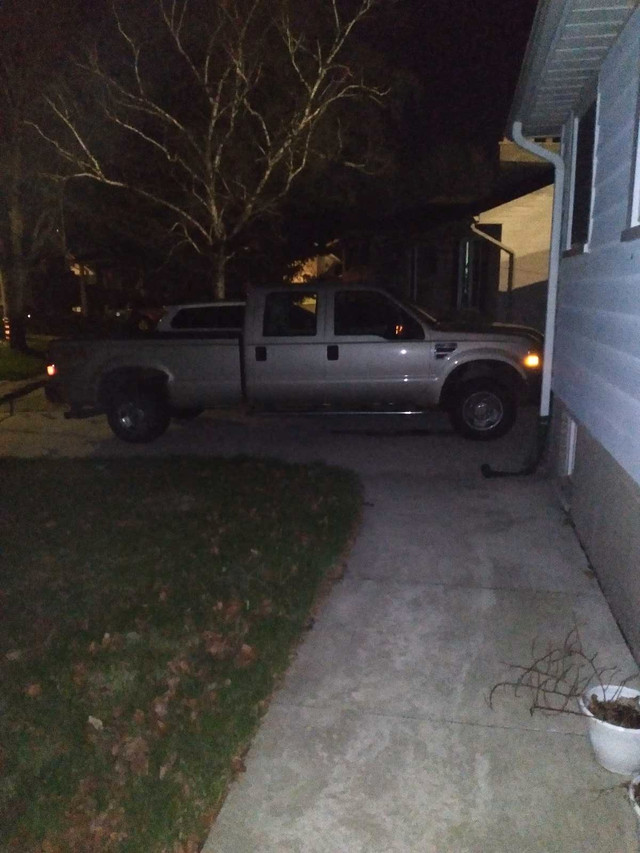 08 F250 diesel superduty 4x4  in Cars & Trucks in Sarnia