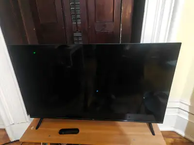 4k 43" HDR UHD Mint Condition Smart TV Monitor Panel Comes with remote control Contact for any quest...