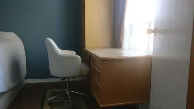 Downtown 1st floor quiet bright share w/only 1 steps to TTC mall in Room Rentals & Roommates in City of Toronto - Image 7