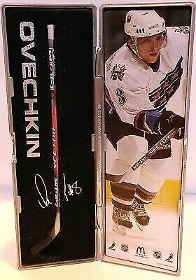 Mini hockey masks and stick of nhl superstars in Arts & Collectibles in Markham / York Region - Image 3