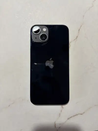 Téléphone en bon état général, entièrement fonctionnel. Batterie à 86% de sa capacité originale - au...